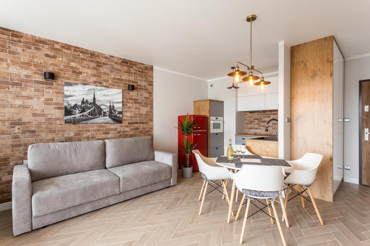 B&W Luxurious Apartment In The Center Of Wroclaw Exterior photo