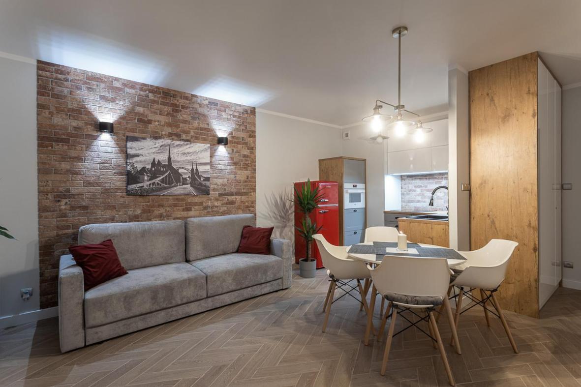 B&W Luxurious Apartment In The Center Of Wroclaw Exterior photo